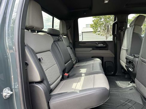 Certified 2025 Chevrolet Silverado 2500 ZR2 w/ Technology Package AWD/4WD image 18