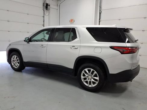 Used 2022 Chevrolet Traverse LS FWD image 6