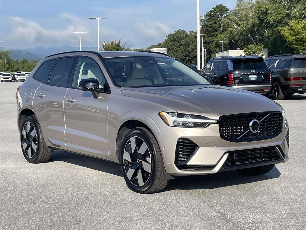 Used 2025 Volvo XC60 T8 Plus w/ Protection Package Premier AWD/4WD image 1
