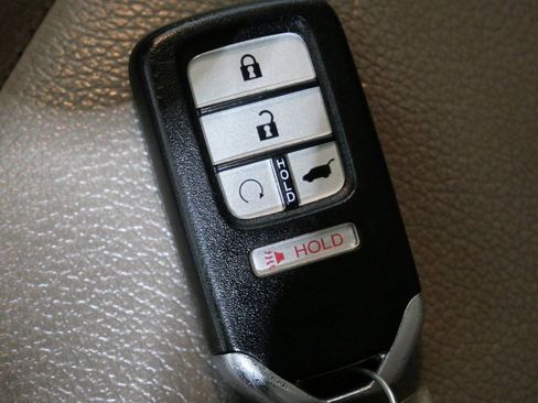 Used 2022 Honda Pilot Touring image 31