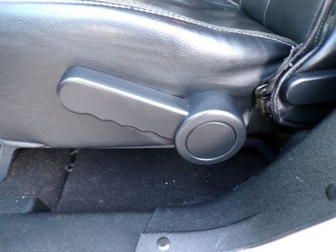 Used 2016 Jeep Wrangler Unlimited Rubicon image 15