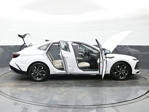 Certified 2025 Hyundai Sonata SEL image 48