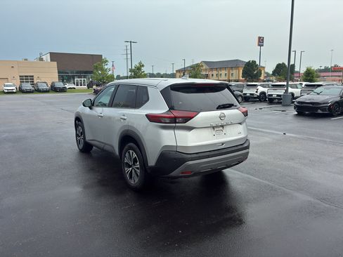 Used 2023 Nissan Rogue SV FWD image 5