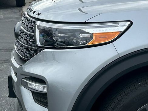 Used 2024 Ford Explorer XLT w/ Equipment Group 202A image 11