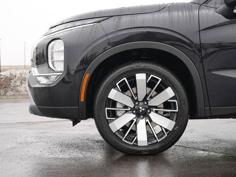 New 2026 Mitsubishi Outlander SE image 10