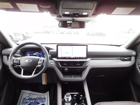 New 2025 Ford Explorer Platinum image 15