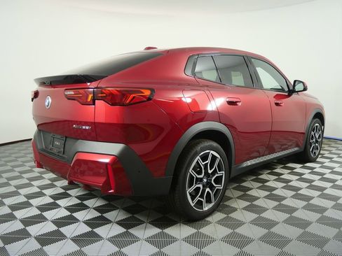 Certified 2024 BMW X2 xDrive28i image 3