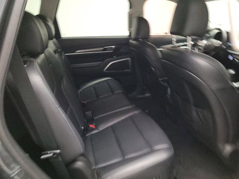 Used 2020 Kia Telluride LX AWD/4WD image 19