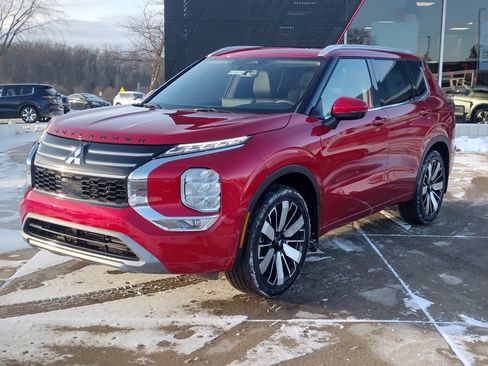 New 2026 Mitsubishi Outlander SEL image 1