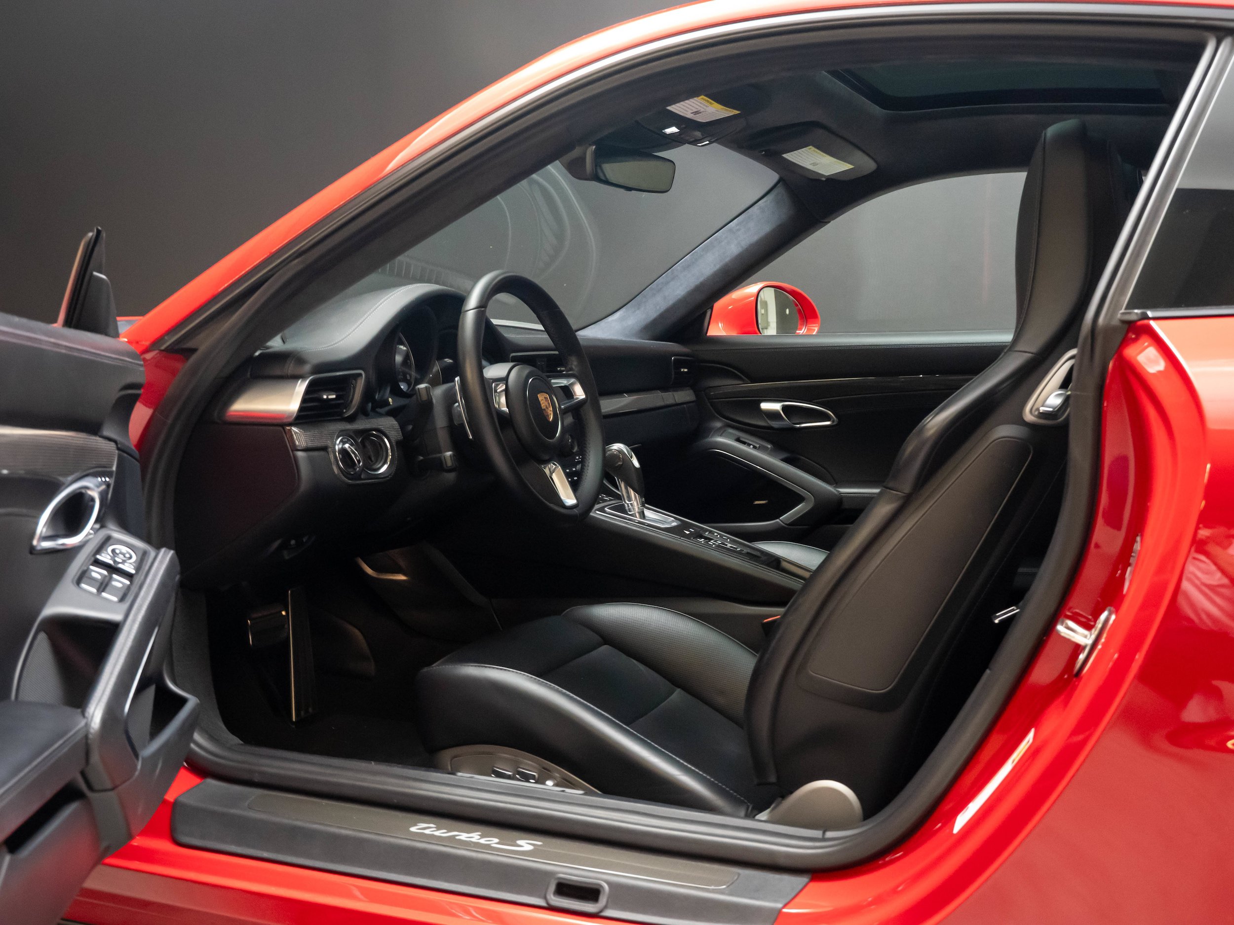 Certified 2019 Porsche 911 Turbo S AWD/4WD image 4