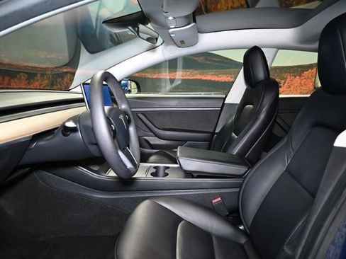 Used 2021 Tesla Model 3 Standard Range Plus RWD image 18
