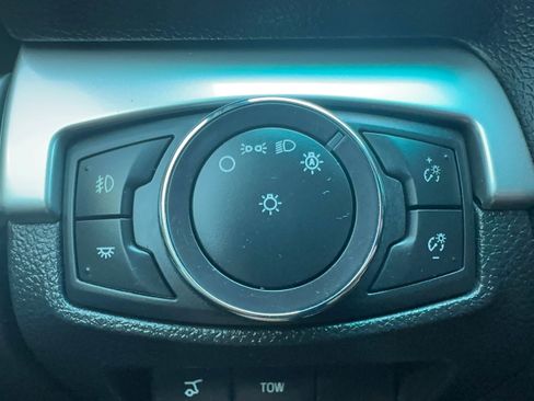 Used 2017 Ford Explorer XLT w/ Equipment Group 202A AWD/4WD image 25