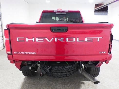 Used 2024 Chevrolet Silverado 2500 LTZ w/ LTZ Convenience Package AWD/4WD image 3