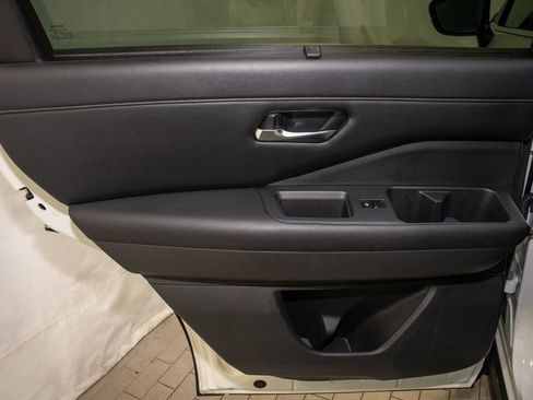 Certified 2023 Nissan Pathfinder SL image 11