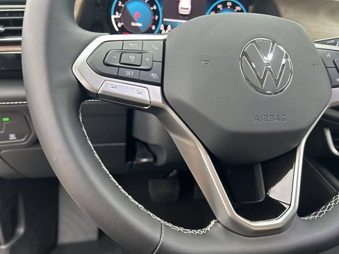 New 2026 Volkswagen Atlas SE FWD image 20