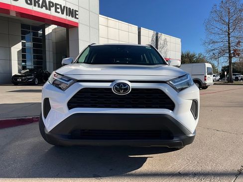 Used 2025 Toyota RAV4 XLE image 4
