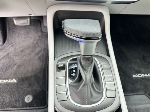 Used 2024 Hyundai Kona SE image 21