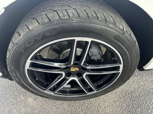 Used 2020 Porsche Macan AWD/4WD image 10