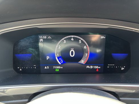 Used 2023 Volkswagen Tiguan SE image 9