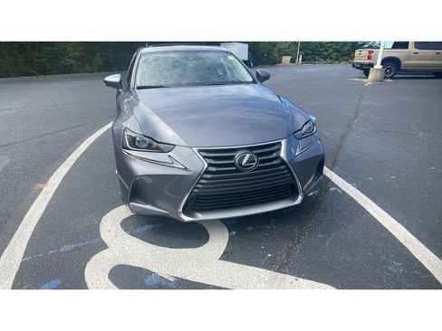 Used 2018 Lexus IS 300 AWD image 2