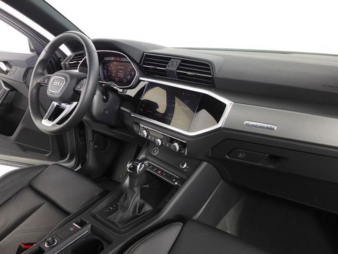 Used 2025 Audi Q3 2.0T Premium w/ Convenience Package image 8