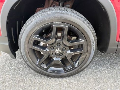 Certified 2024 Honda Passport Black Edition image 5