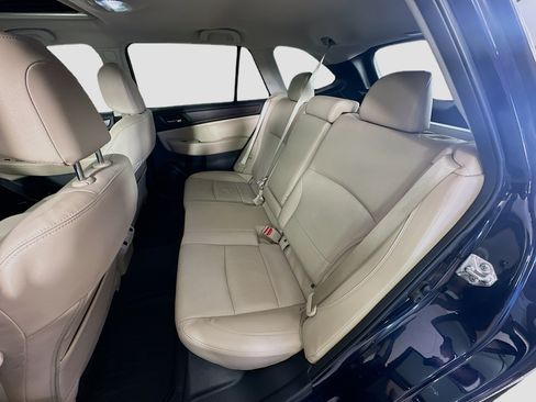 Used 2018 Subaru Outback 2.5i Limited AWD/4WD image 28