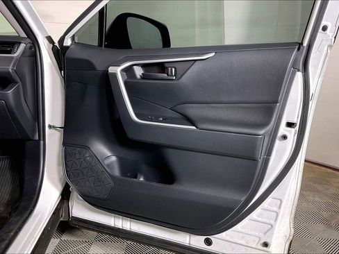 Used 2025 Toyota RAV4 LE image 23