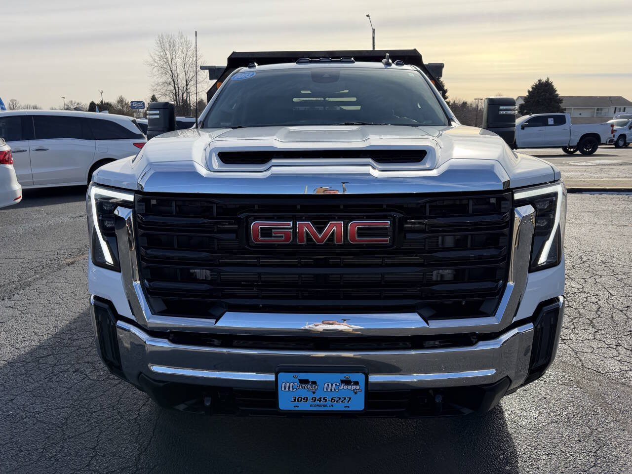 Used 2024 GMC Sierra 3500 Pro w/ Convenience Package AWD/4WD image 4