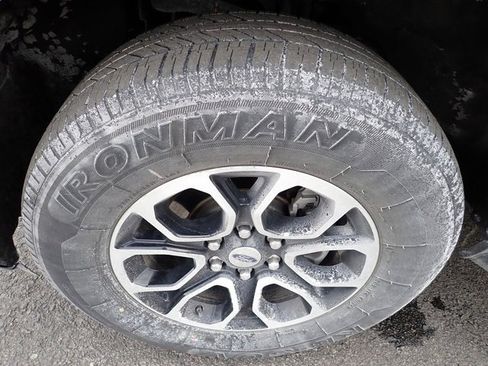 Used 2024 Ford Expedition XLT image 9