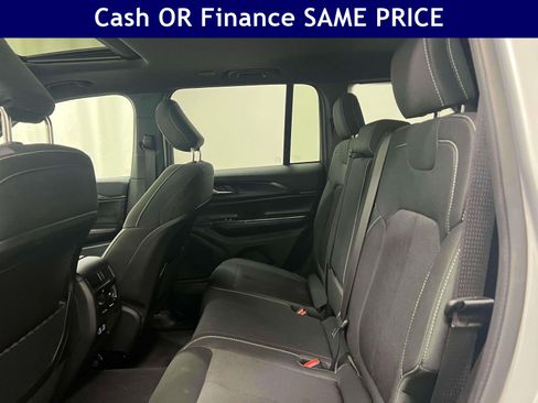 Used 2025 Jeep Grand Cherokee Laredo X w/ Luxury Tech Group I AWD/4WD image 16