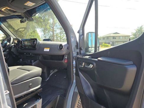Used 2026 Mercedes-Benz Sprinter 2500 image 10