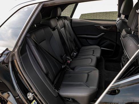 Used 2022 Audi Q8 Premium Plus image 34