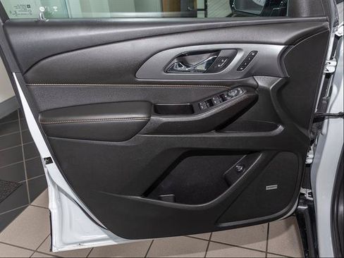 Used 2020 Chevrolet Traverse Premier w/ Redline Edition AWD/4WD image 9