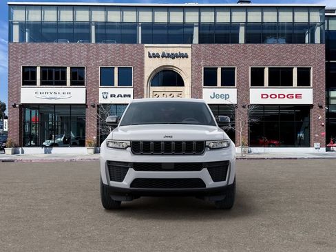 New 2026 Jeep Grand Cherokee Altitude AWD/4WD image 6