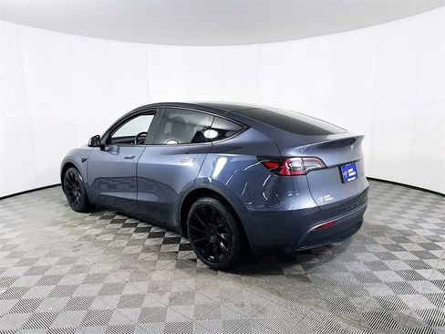 Used 2020 Tesla Model Y Long Range image 8