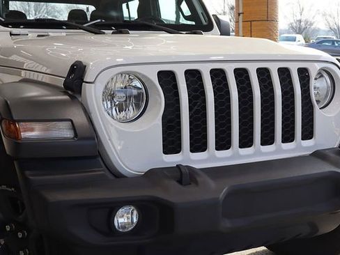 Used 2020 Jeep Gladiator Sport image 41