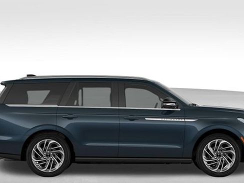 New 2026 Lincoln Navigator Reserve AWD/4WD image 5