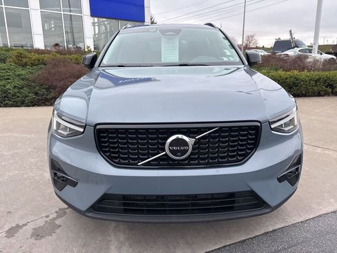 Certified 2023 Volvo XC40 B5 Plus w/ Driver Assist Package AWD/4WD image 3