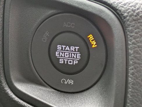 New 2025 Jeep Gladiator Sport image 24