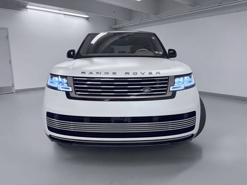Used 2023 Land Rover Range Rover SV AWD/4WD image 3