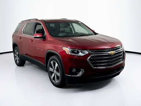 Used 2019 Chevrolet Traverse LT w/ LT Premium Package AWD/4WD image 3