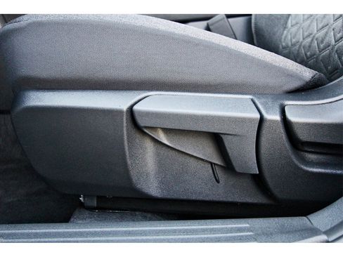 New 2026 Nissan Kicks SV w/ Charging Package image 27