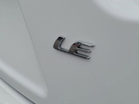 Used 2023 Toyota Corolla LE image 7