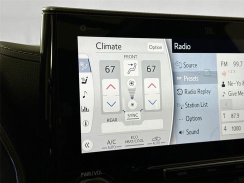 Used 2022 Toyota Highlander Platinum FWD image 26