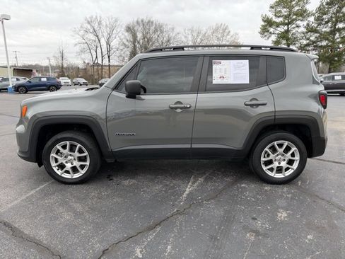 Used 2022 Jeep Renegade Latitude image 9