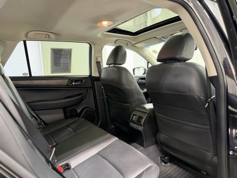 Used 2017 Subaru Outback 2.5i Limited AWD/4WD image 35