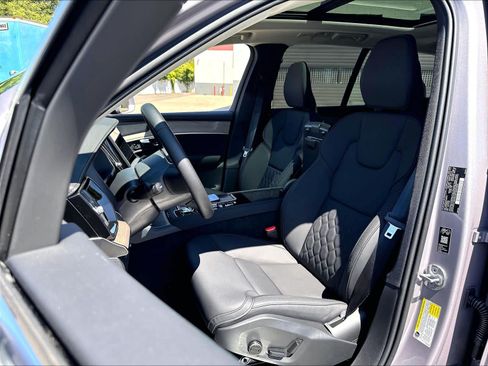 New 2026 Volvo XC90 B6 Plus w/ Protection Package AWD/4WD image 11