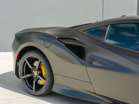 Used 2021 Ferrari F8 Tributo image 33