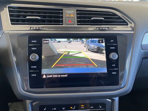 Used 2023 Volkswagen Tiguan SE FWD image 6